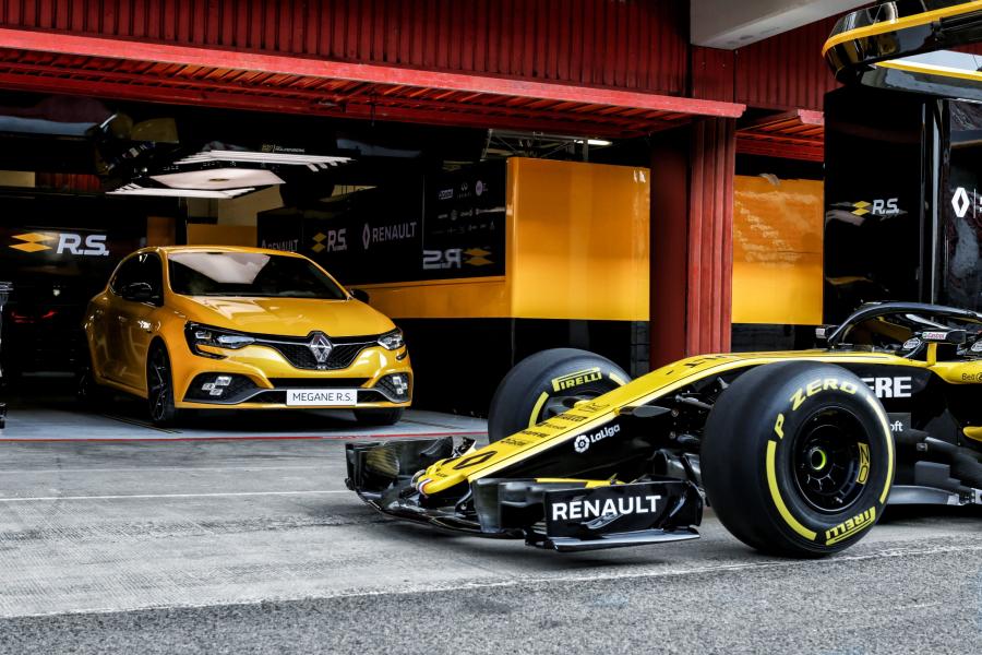  Renault Megane R.S. Trophy 2018 года  (WW) (фото 23 из 65)